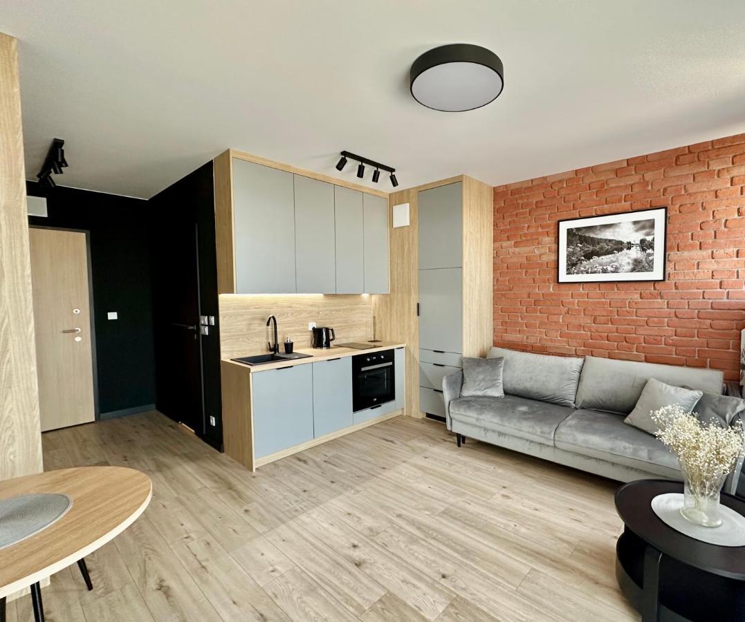 Butas Project Comfort Apartament Wiktoryn 6/125 Warszawa-wlochy *